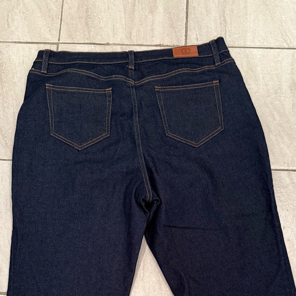 Lands' End Women's Navy ankle Jeans/size 16 - Picture 5 of 10